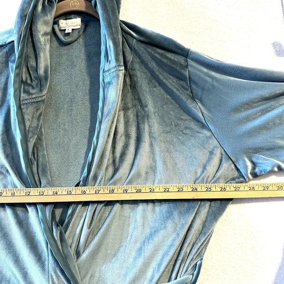 Daydream Berkshire XL VelvetLoft Soft Teal Hood Floor Length 48" Cozy - Picture 5 of 10